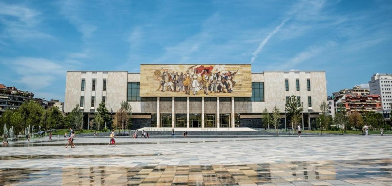 Hotel Pik Loti Tirana Exterior photo